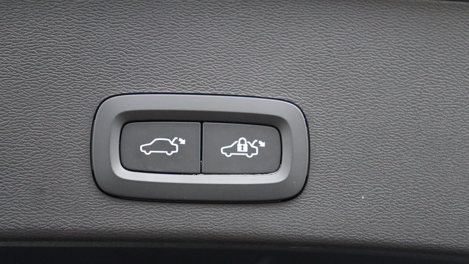 Used Volvo XC40 2022 for sale - 76326507: Photo 35