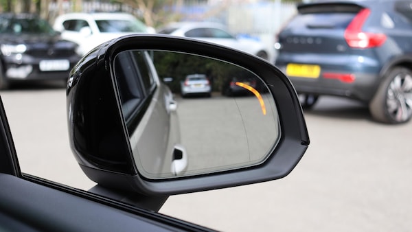 Used Volvo XC40 2023 for sale - 75789600: Photo 32