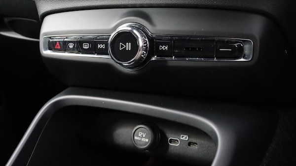 Used Volvo XC40 2023 for sale - 75789600: Photo 41