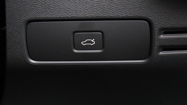 Used Volvo XC40 2023 for sale - 75789600: Photo 43
