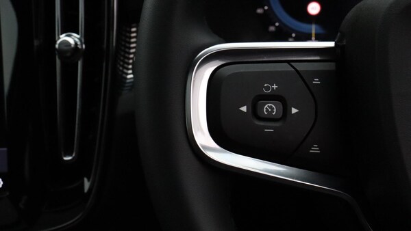 Used Volvo XC40 2025 for sale - 76201410: Photo 21