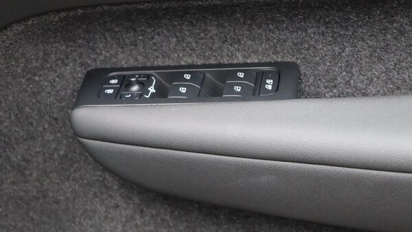 Used Volvo XC40 2025 for sale - 76201410: Photo 24