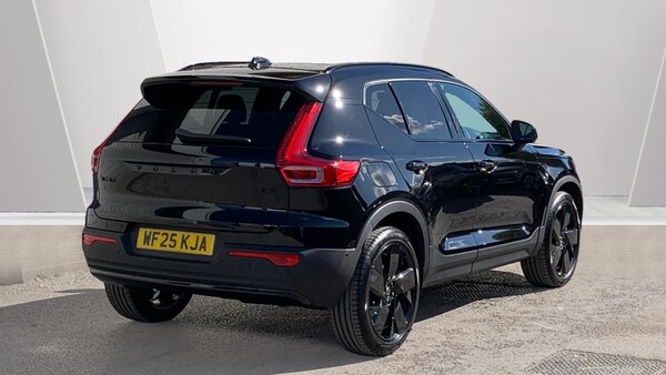 Used Volvo XC40 2025 for sale - 76201410: Photo 2