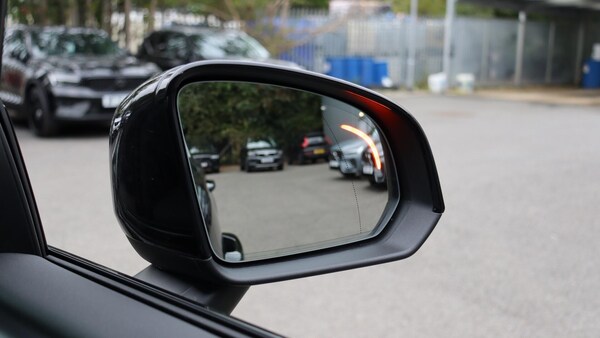 Used Volvo XC40 2025 for sale - 76201410: Photo 32