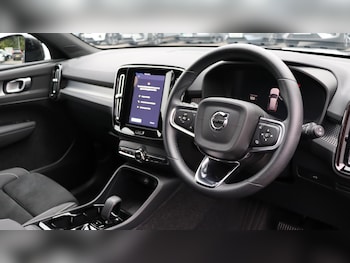 Used Volvo XC40 2025 for sale - 76201410: Photo