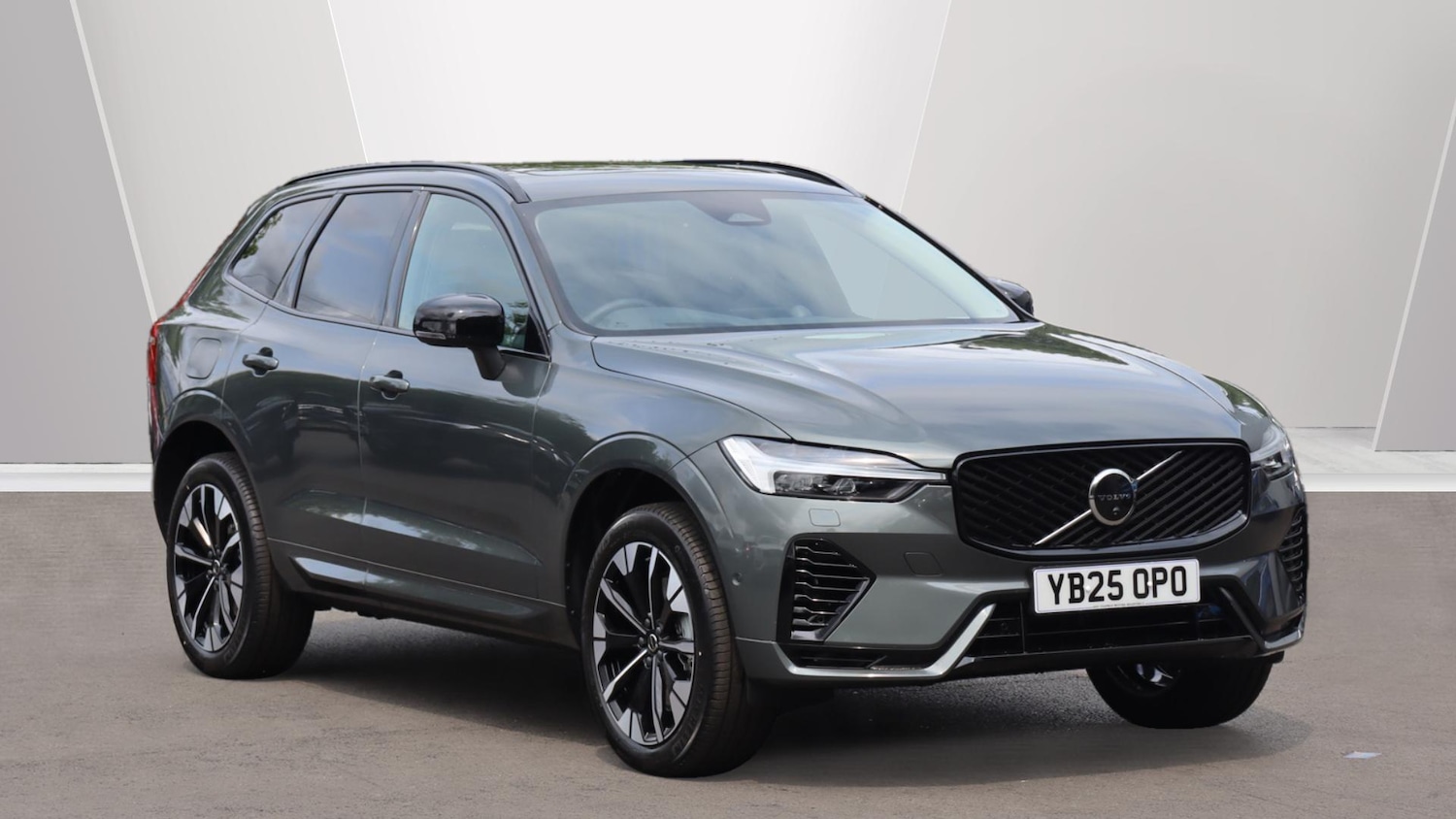 Used Volvo XC60 2025 for sale - 76012333: Photo 1