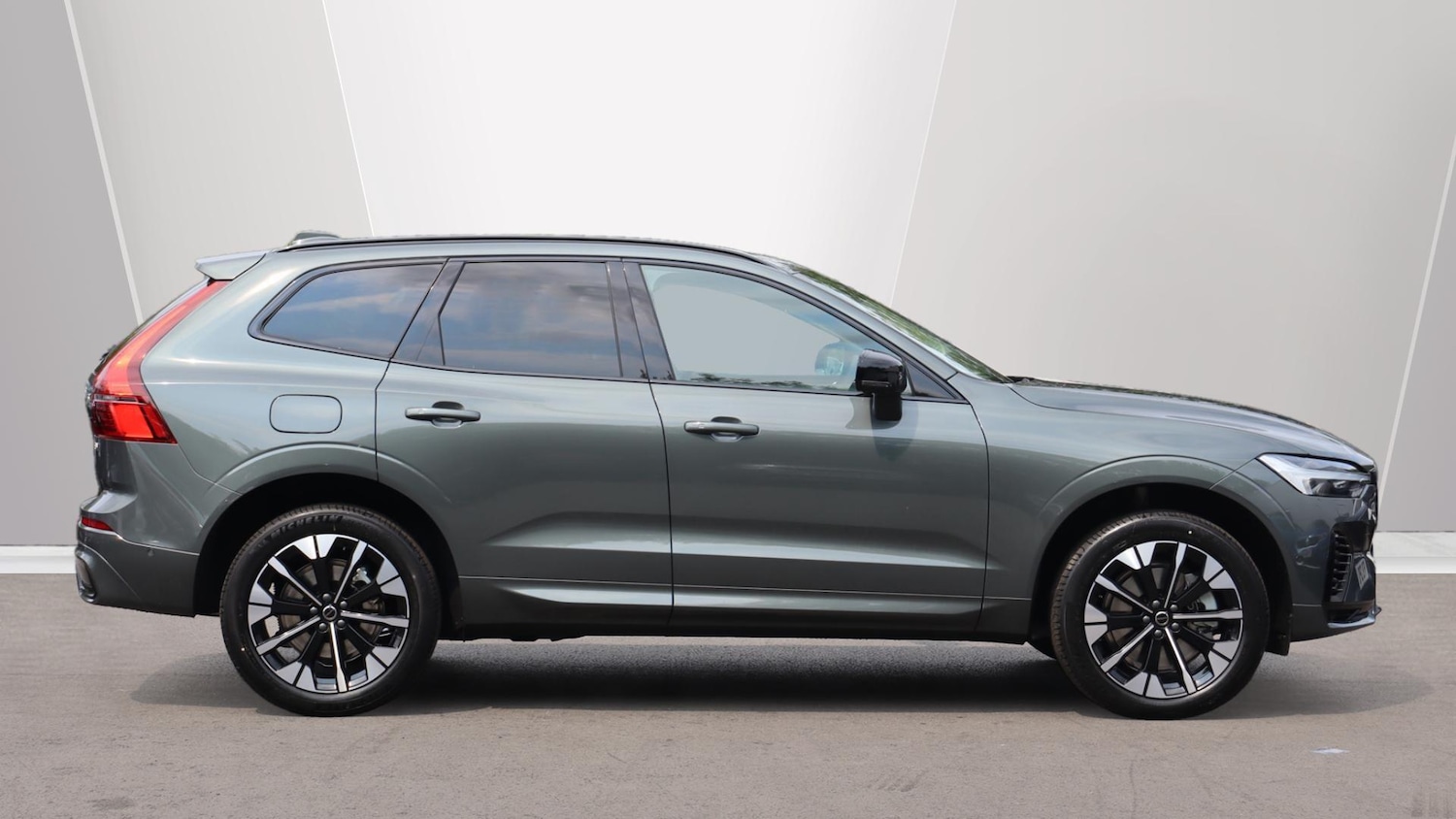 Used Volvo XC60 2025 for sale - 76012333: Photo 3