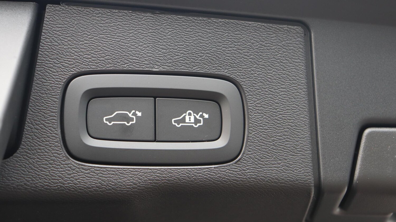 Used Volvo XC60 2025 for sale - 76012333: Photo 35