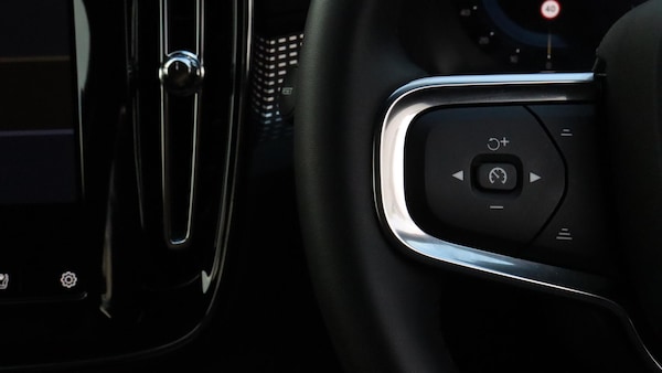 Used Volvo XC40 2025 for sale - 76251232: Photo 21