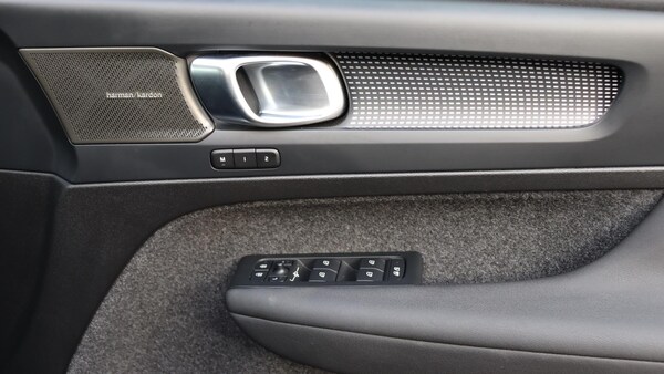 Used Volvo XC40 2025 for sale - 76251232: Photo 29