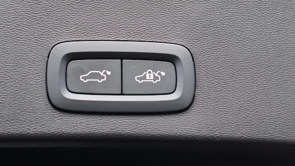 Used Volvo XC40 2025 for sale - 76251232: Photo 35