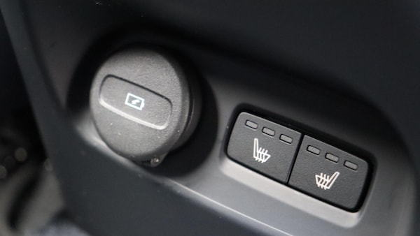 Used Volvo XC40 2025 for sale - 76251232: Photo 42