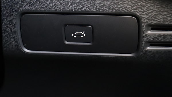 Used Volvo XC40 2025 for sale - 76251232: Photo 45