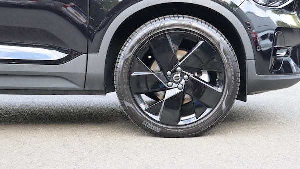 Used Volvo XC40 2025 for sale - 76251232: Photo 9