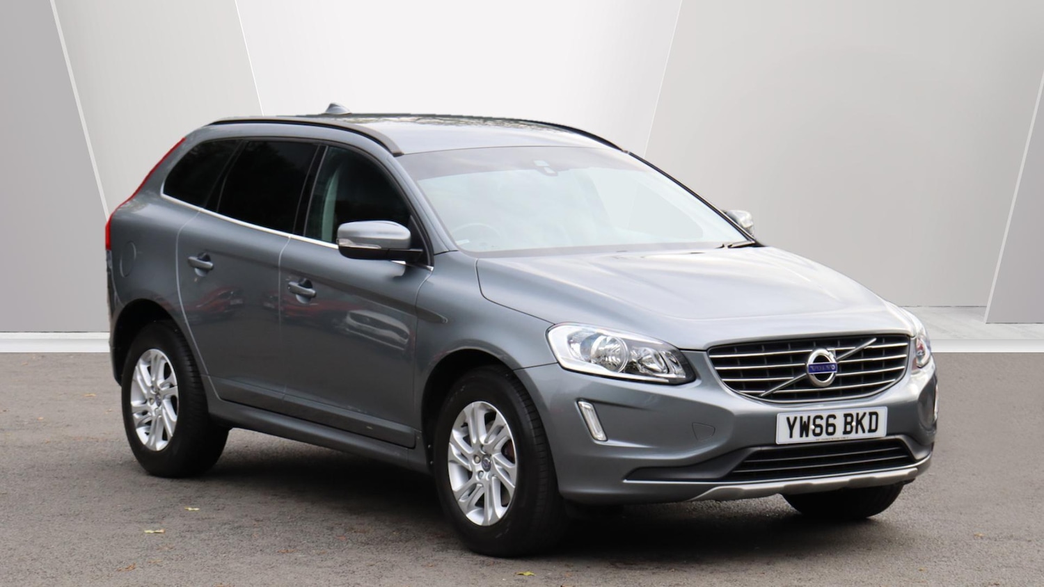 Used Volvo XC60 2017 for sale - 76349236: Photo 1