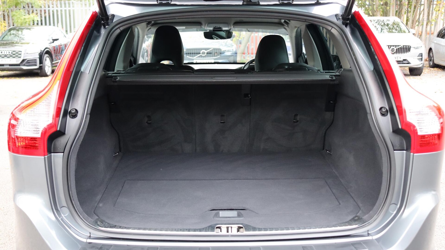 Used Volvo XC60 2017 for sale - 76349236: Photo 13