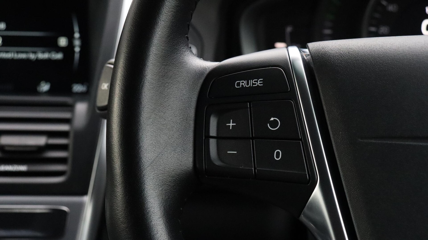 Used Volvo XC60 2017 for sale - 76349236: Photo 21
