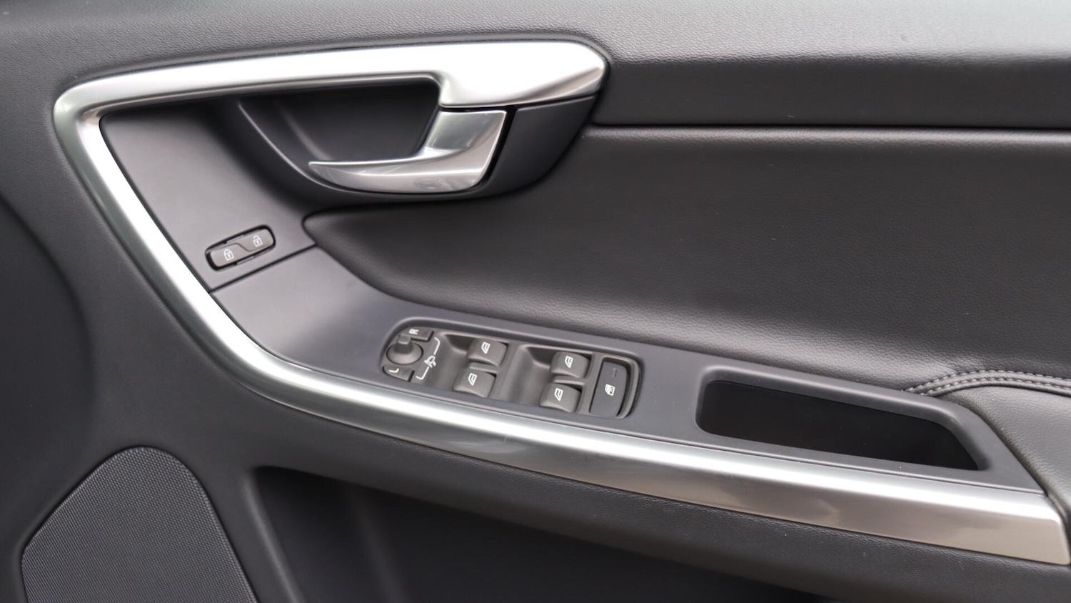 Used Volvo XC60 2017 for sale - 76349236: Photo 29