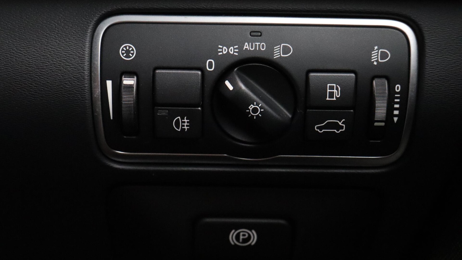 Used Volvo XC60 2017 for sale - 76349236: Photo 41