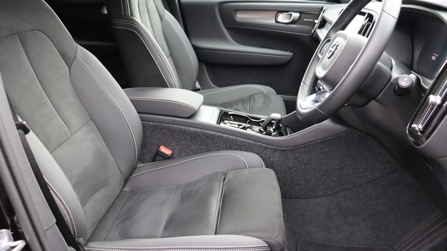 Used Volvo XC40 2025 for sale - 76060700: Photo 10