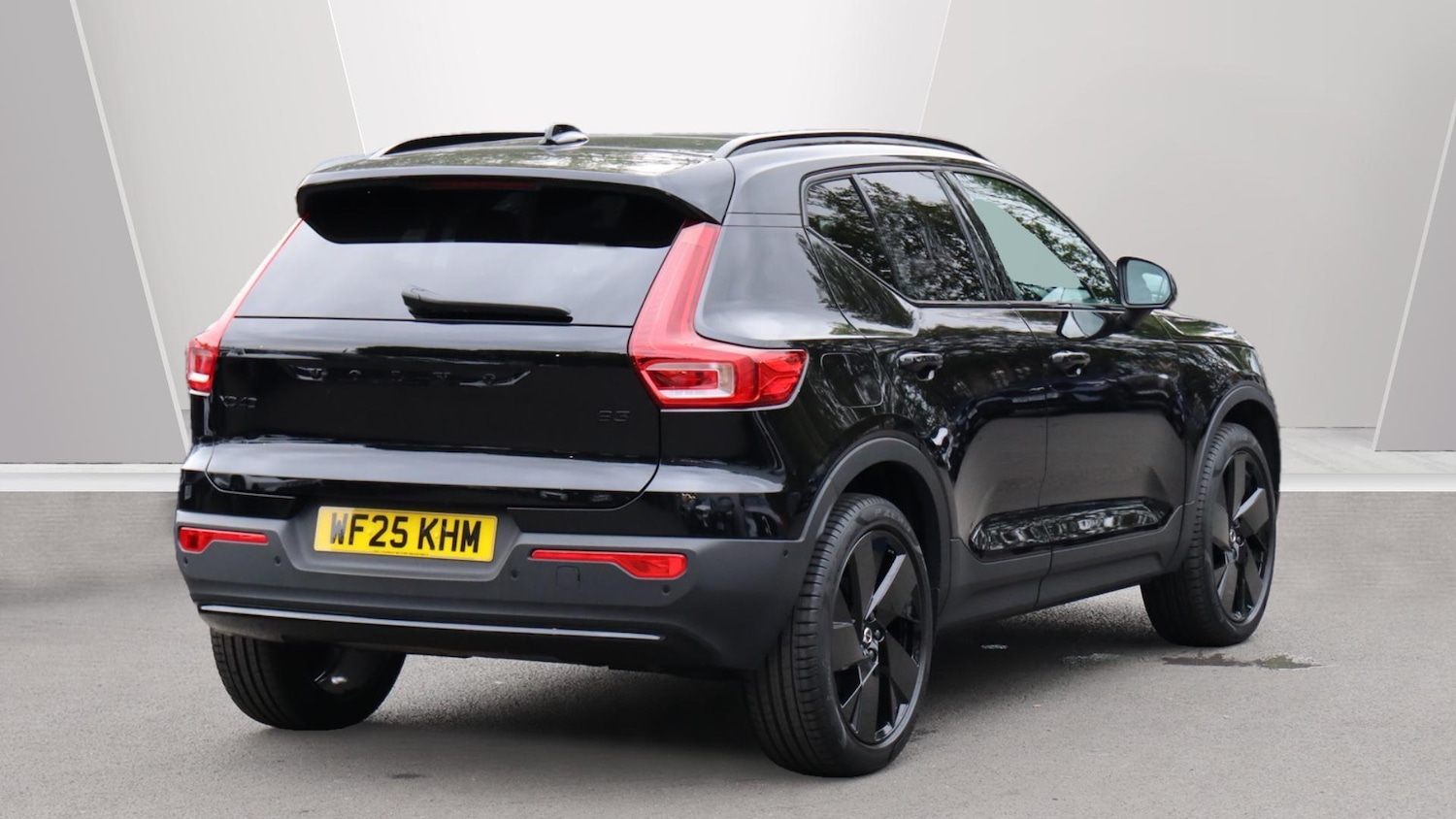 Used Volvo XC40 2025 for sale - 76060700: Photo 2
