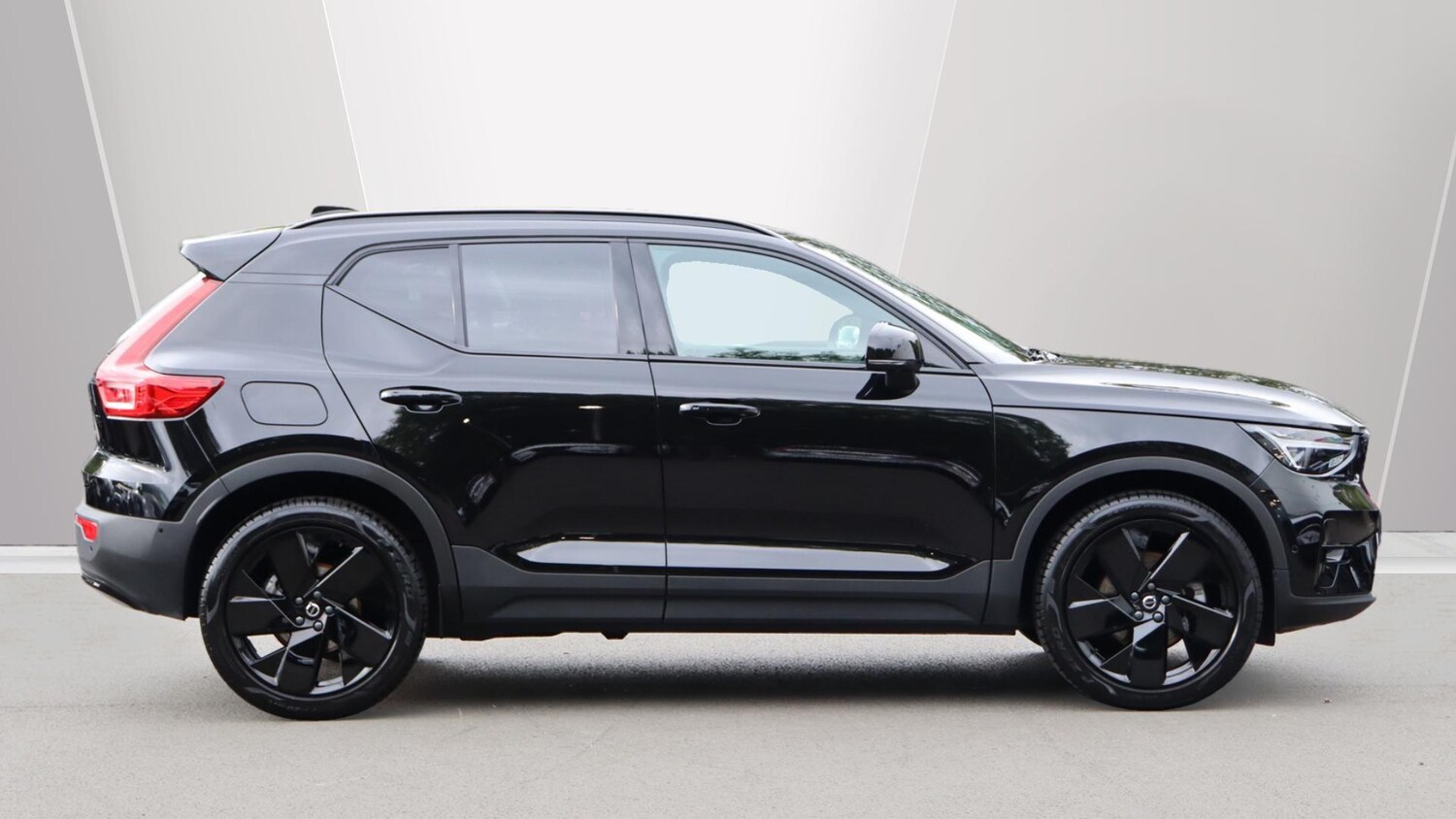 Used Volvo XC40 2025 for sale - 76060700: Photo 3