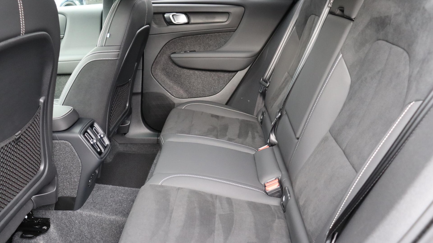 Used Volvo XC40 2025 for sale - 76060700: Photo 33