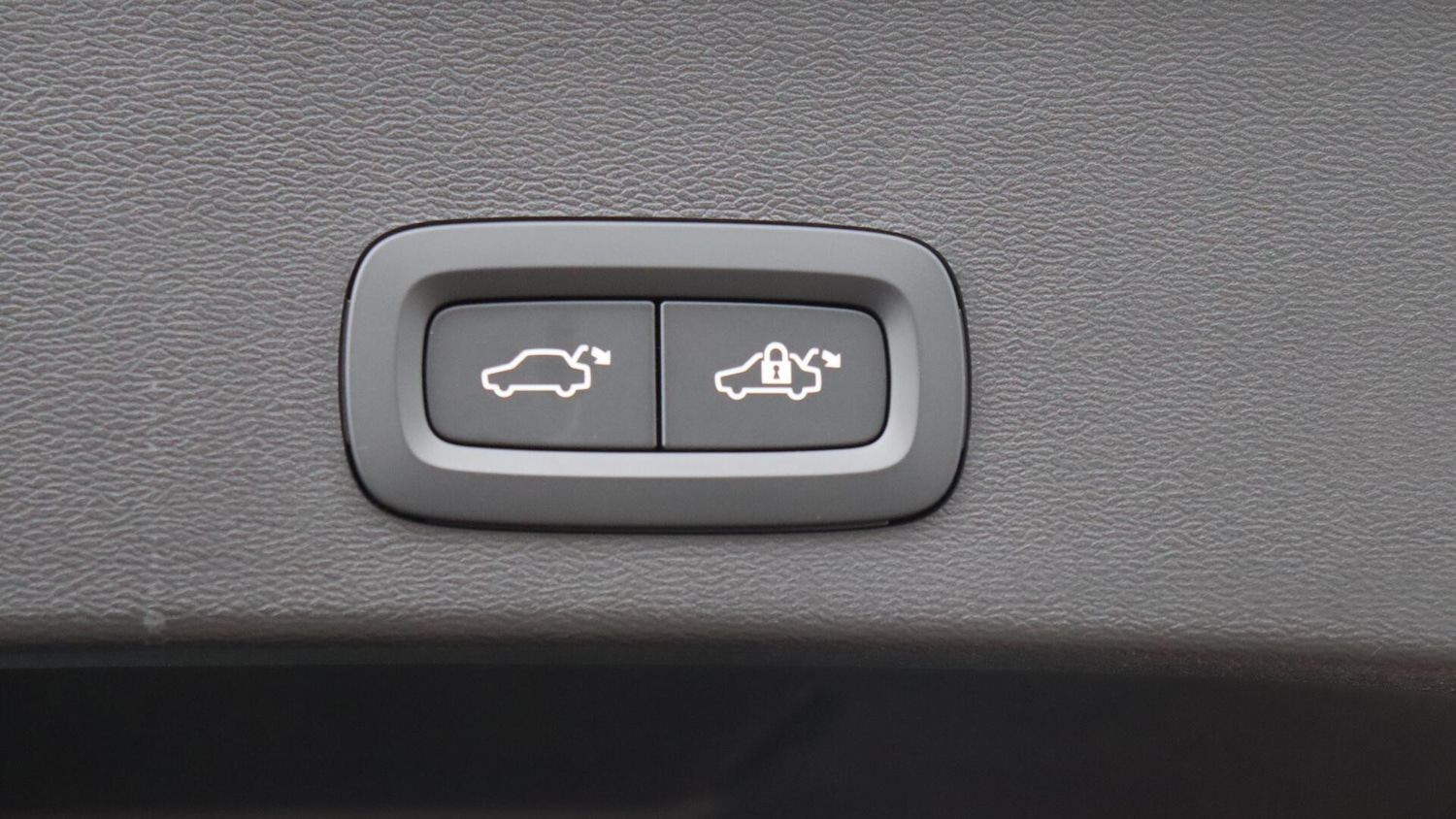 Used Volvo XC40 2025 for sale - 76060700: Photo 35