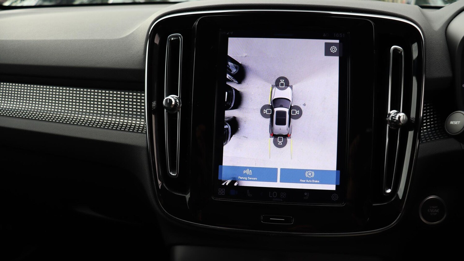 Used Volvo XC40 2025 for sale - 76060700: Photo 36