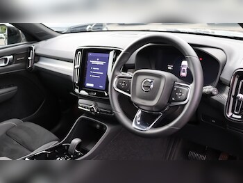 Used Volvo XC40 2025 for sale - 76060700: Photo 4