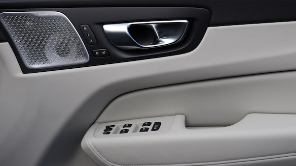 Used Volvo XC60 2025 for sale - 76326421: Photo 29