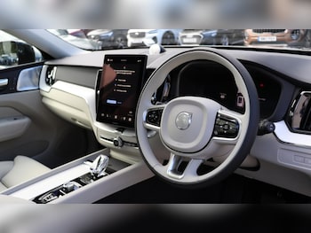 Used Volvo XC60 2025 for sale - 76326421: Photo