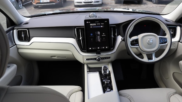 Used Volvo XC60 2025 for sale - 76326421: Photo 5