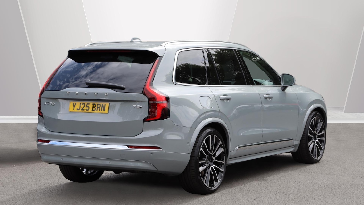 Used Volvo XC90 2025 for sale - 76013452: Photo 2