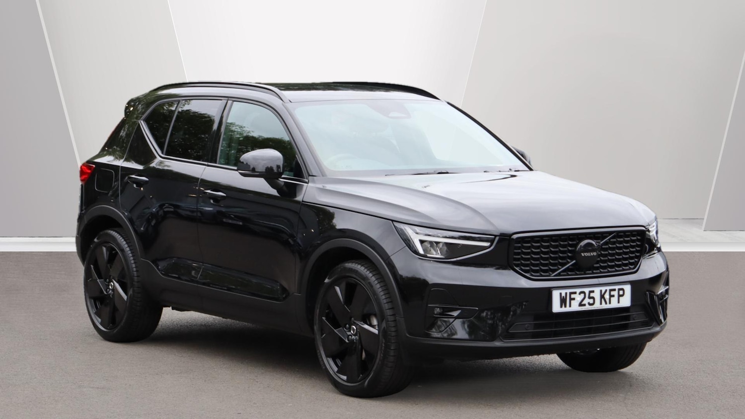 Used Volvo XC40 2025 for sale - 76326220: Photo 1