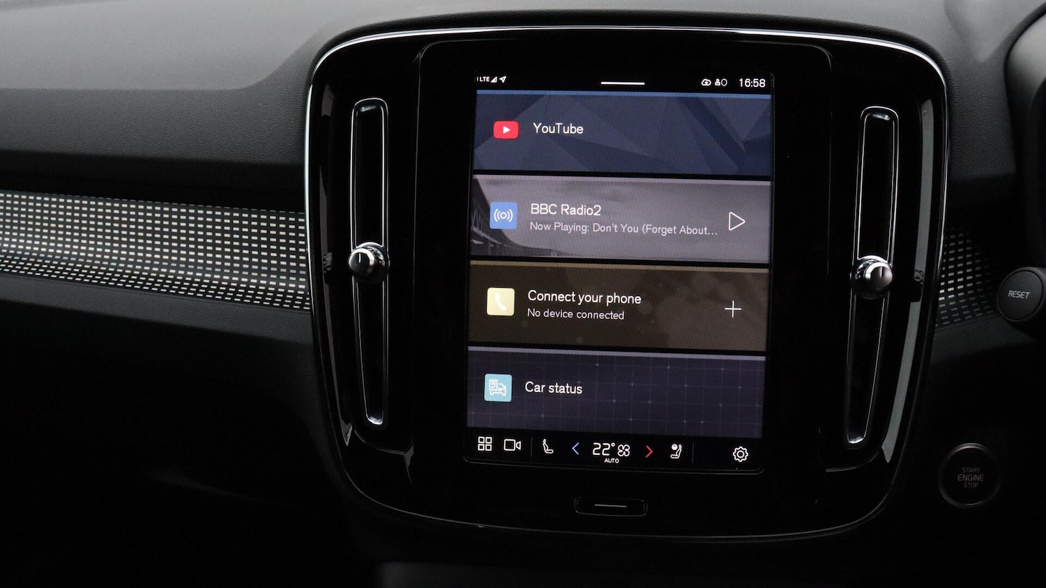 Used Volvo XC40 2025 for sale - 76326220: Photo 16