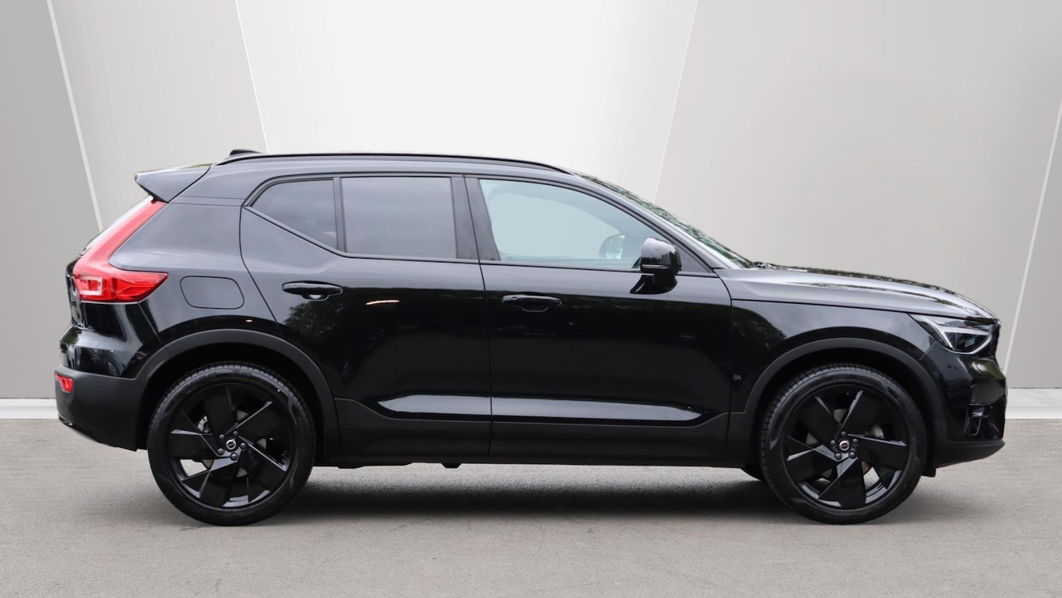 Used Volvo XC40 2025 for sale - 76326220: Photo 3