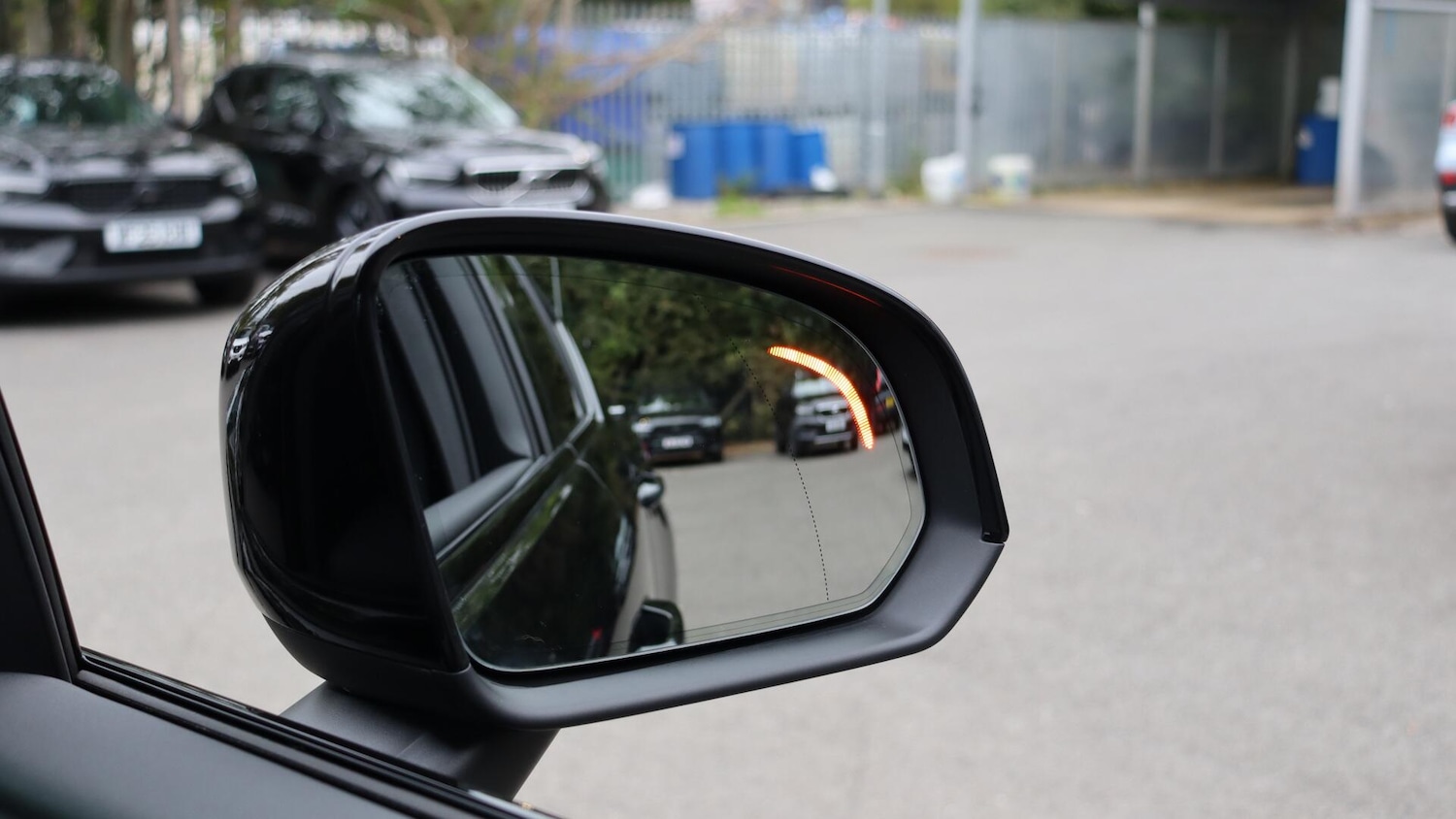 Used Volvo XC40 2025 for sale - 76326220: Photo 32