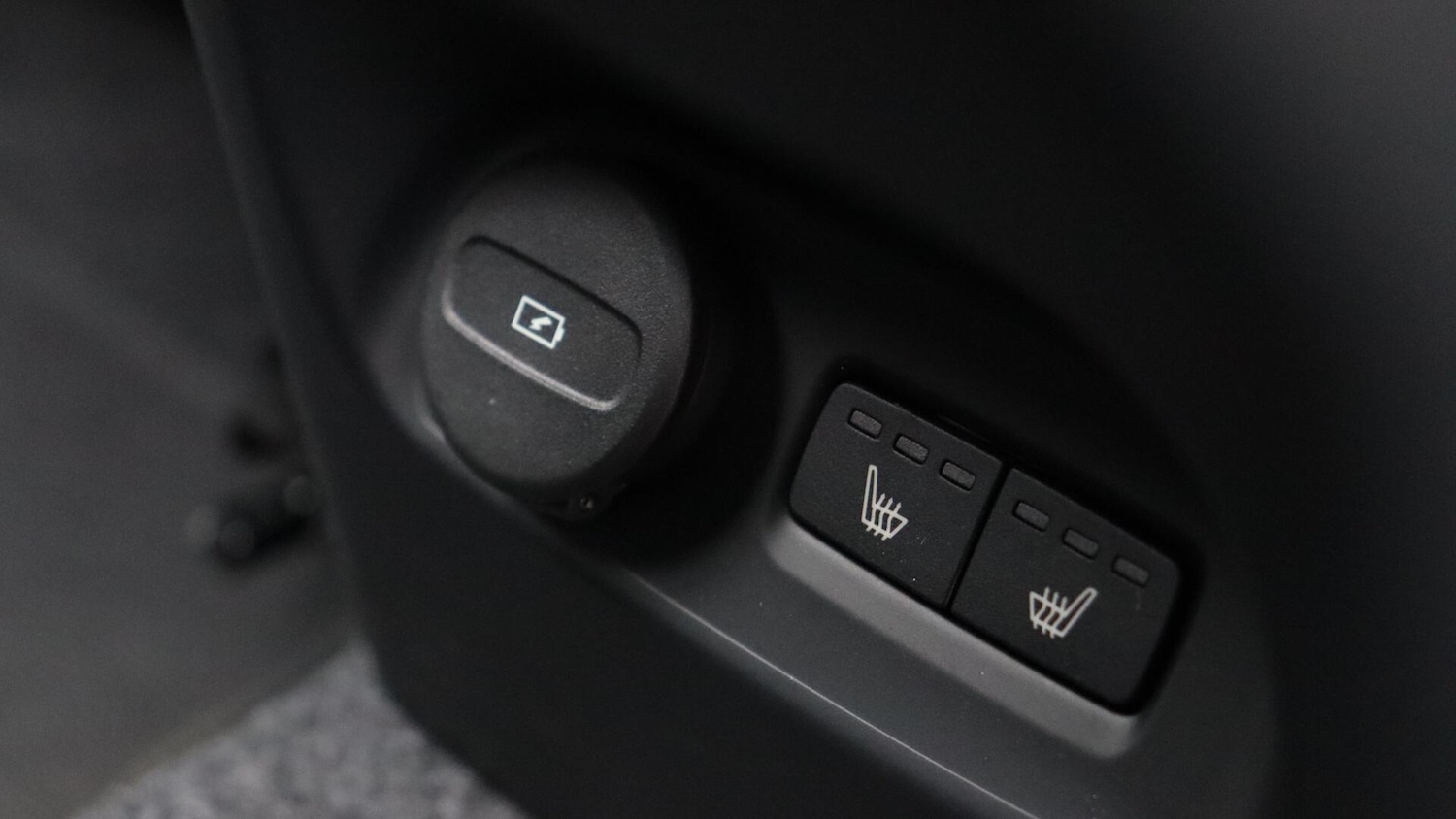Used Volvo XC40 2025 for sale - 76326220: Photo 40