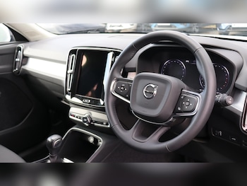 Used Volvo XC40 2021 for sale - 76247171: Photo
