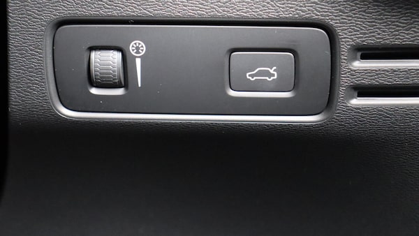 Used Volvo XC40 2022 for sale - 76159086: Photo 37
