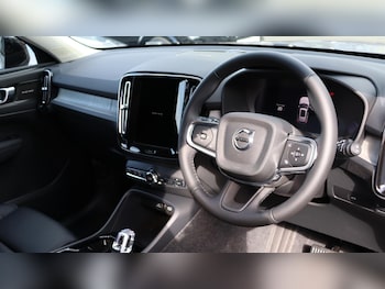 Used Volvo XC40 2025 for sale - 75646816: Photo