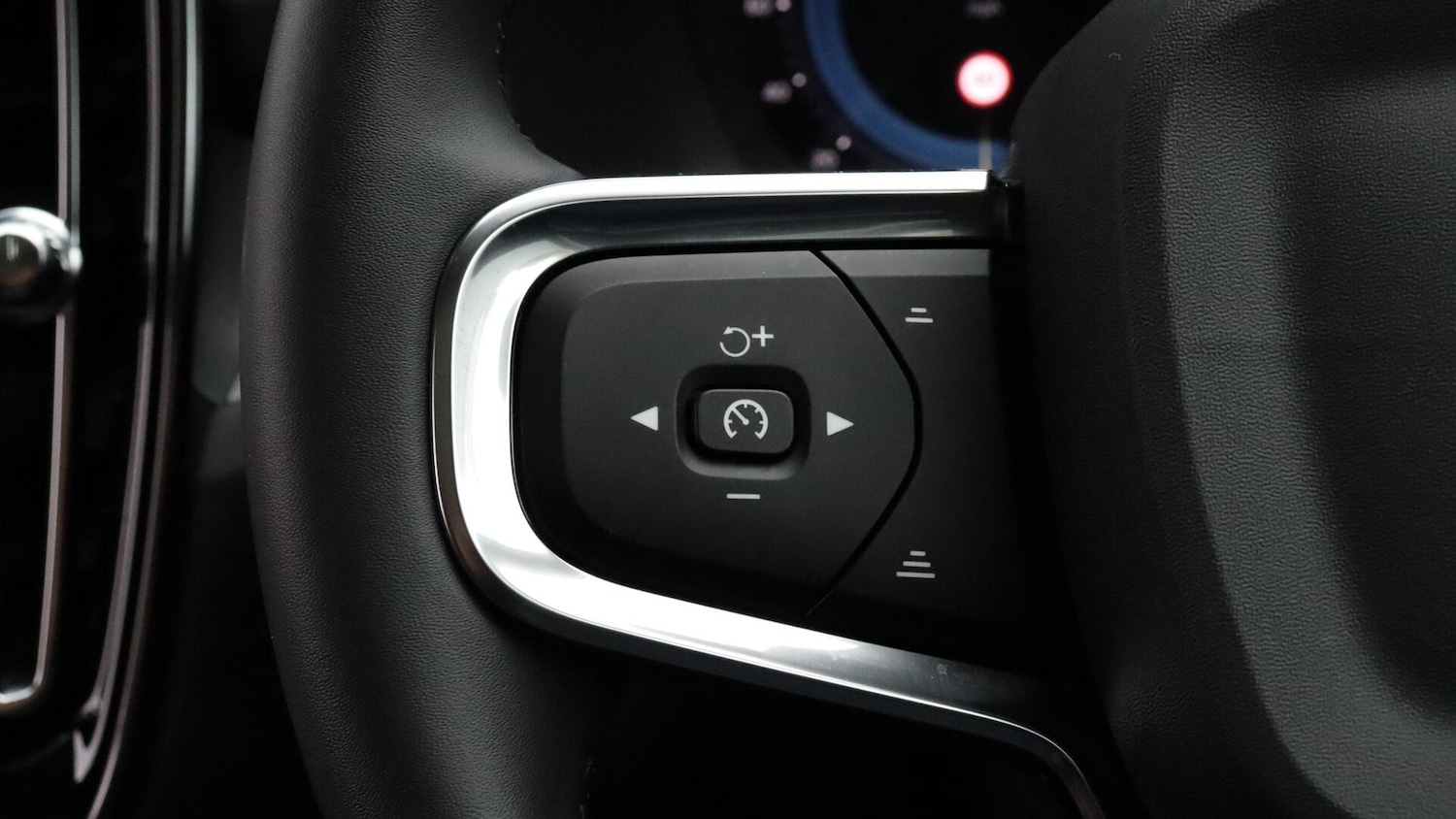 Used Volvo XC40 2025 for sale - 76326207: Photo 21