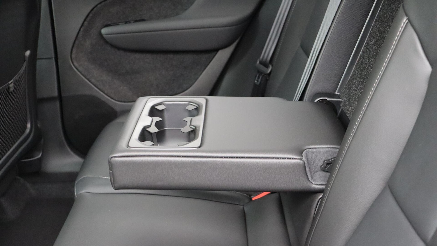 Used Volvo XC40 2025 for sale - 76326207: Photo 34