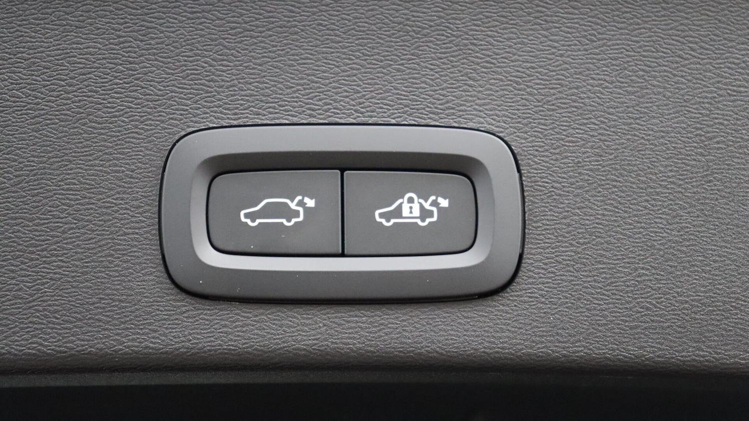 Used Volvo XC40 2025 for sale - 76326207: Photo 35