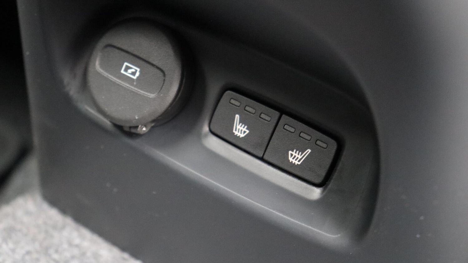 Used Volvo XC40 2025 for sale - 76326207: Photo 43