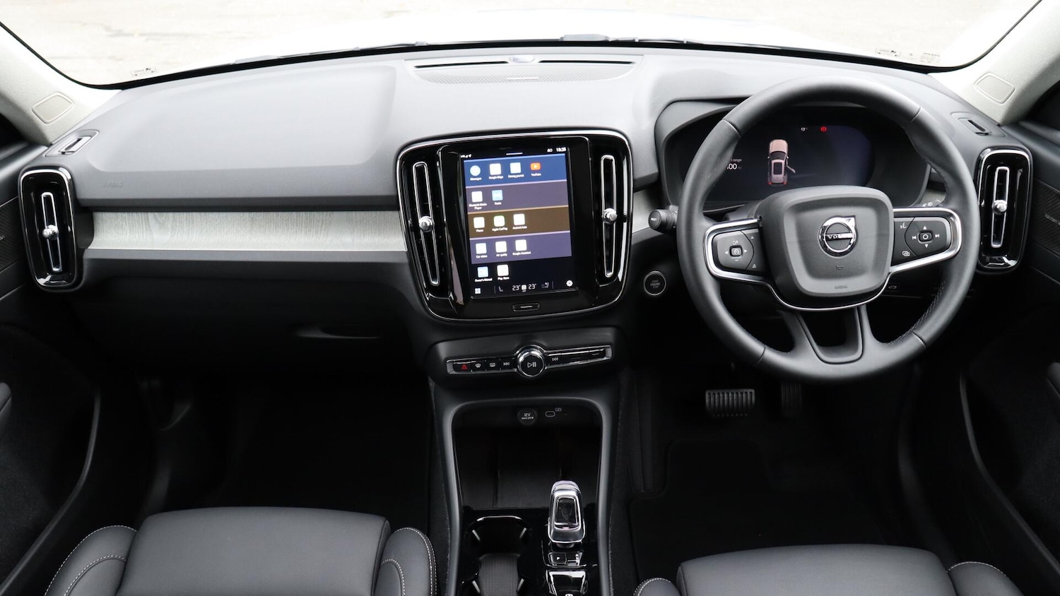 Used Volvo XC40 2025 for sale - 76326207: Photo 5