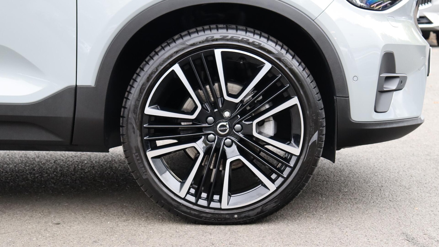 Used Volvo XC40 2025 for sale - 76326207: Photo 9