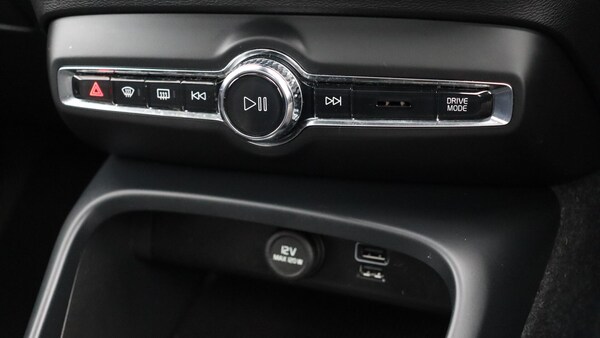 Used Volvo XC40 2021 for sale - 76270287: Photo 40
