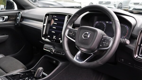 Used Volvo XC40 2021 for sale - 76270287: Photo 4